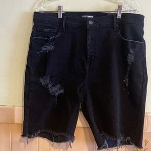 Fashion Nova distressed denim bermudas shorts size 14 **NWT**